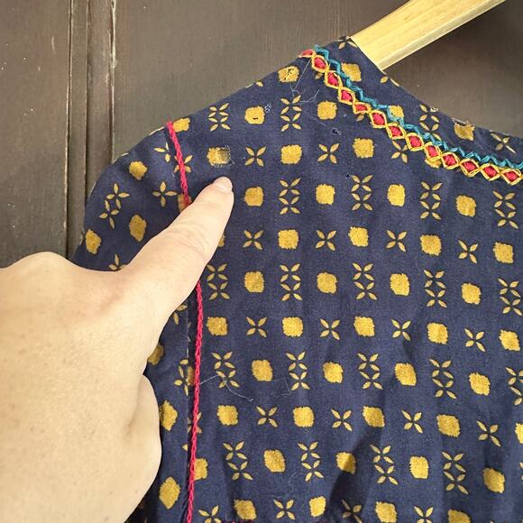 HOLDING HORSES | Embroidered Boho Button Back Blouse | Size 2 - Picture 7 of 7